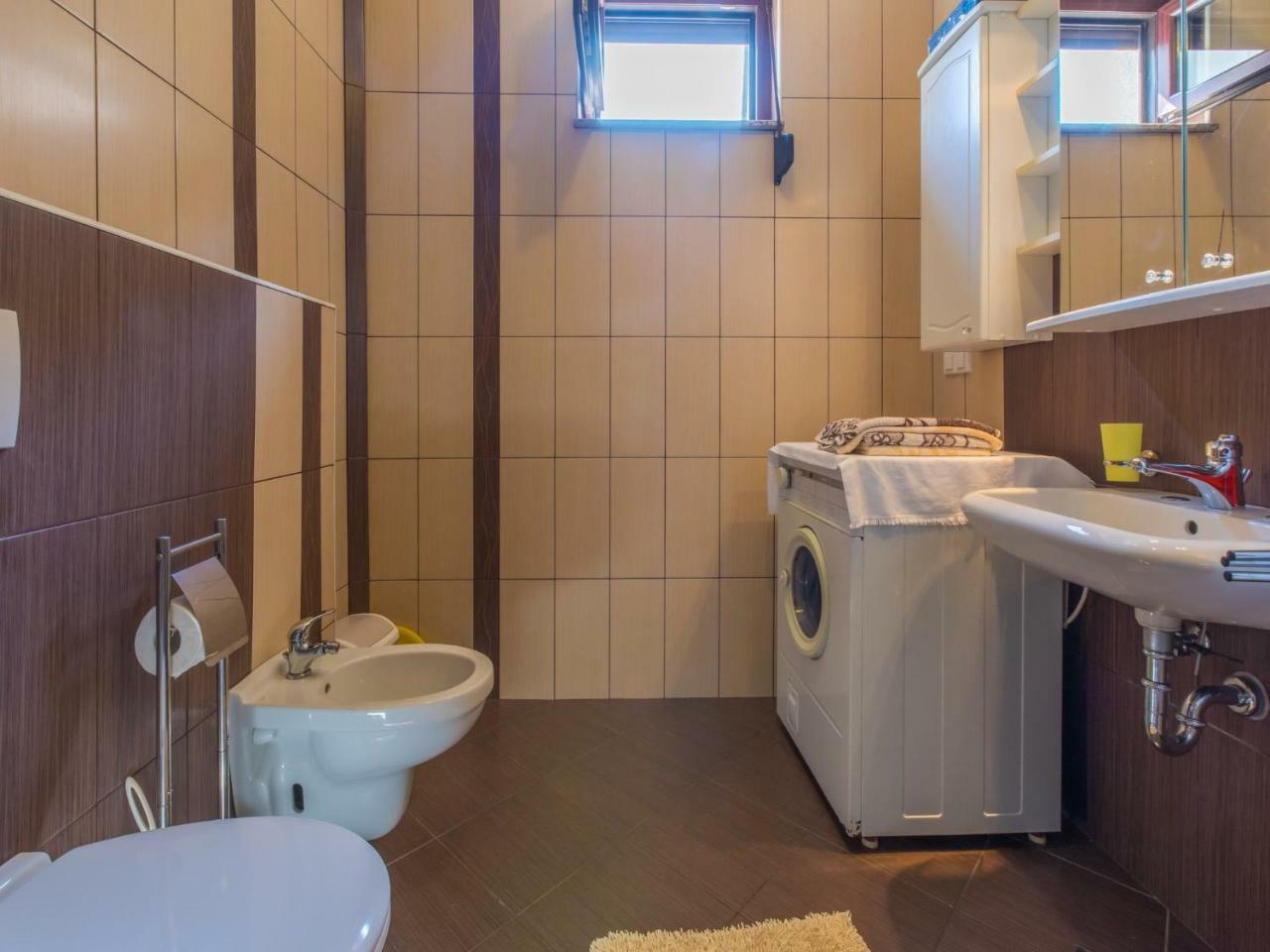 Apartment Nevelina Selce Bagian luar foto