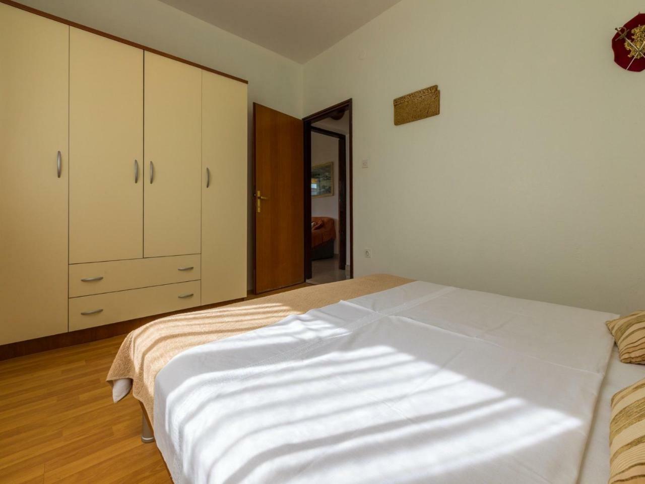 Apartment Nevelina Selce Bagian luar foto